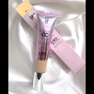 It Cosmetics CC+ Illumination Cream Light